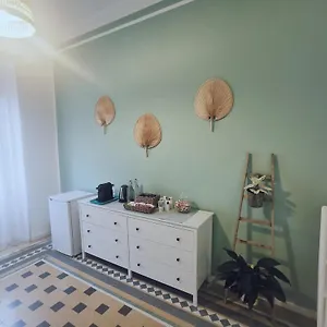 Gialla Ridi Che Ti Passa Affittacamere