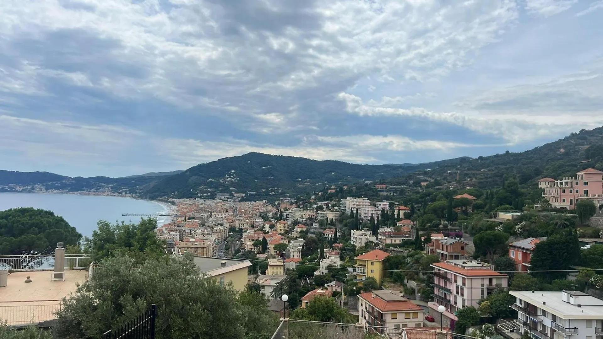 Alassio Affitto Breve Di Camere Private In Casa Vacanze Liguria Holidays Rent 意大利