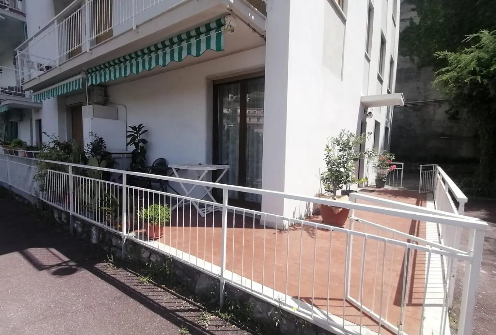 招待所 Alassio Affitto Breve Di Camere Private In Casa Vacanze Liguria Holidays Rent 意大利