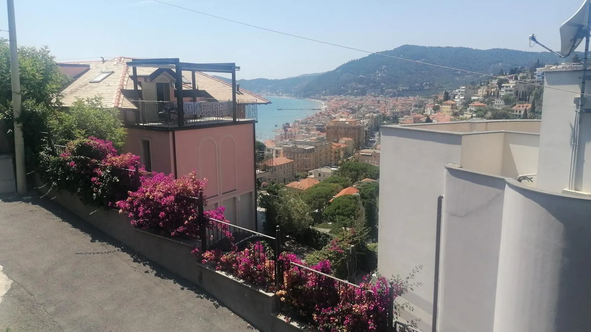 招待所 Alassio Affitto Breve Di Camere Private In Casa Vacanze Liguria Holidays Rent
