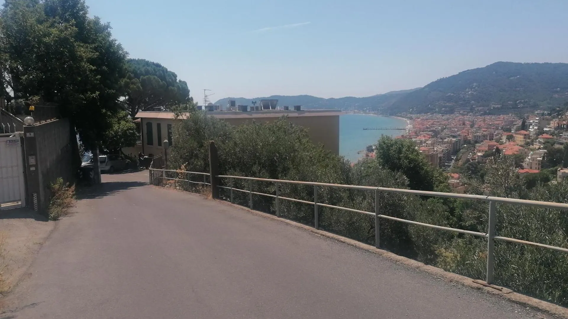 Alassio Affitto Breve Di Camere Private In Casa Vacanze Liguria Holidays Rent 招待所